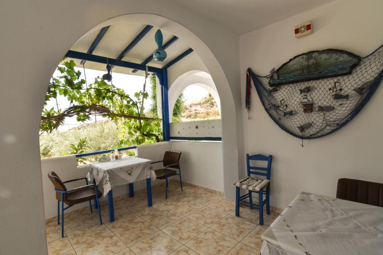אמופי Vardes Hotel Studios מראה חיצוני תמונה