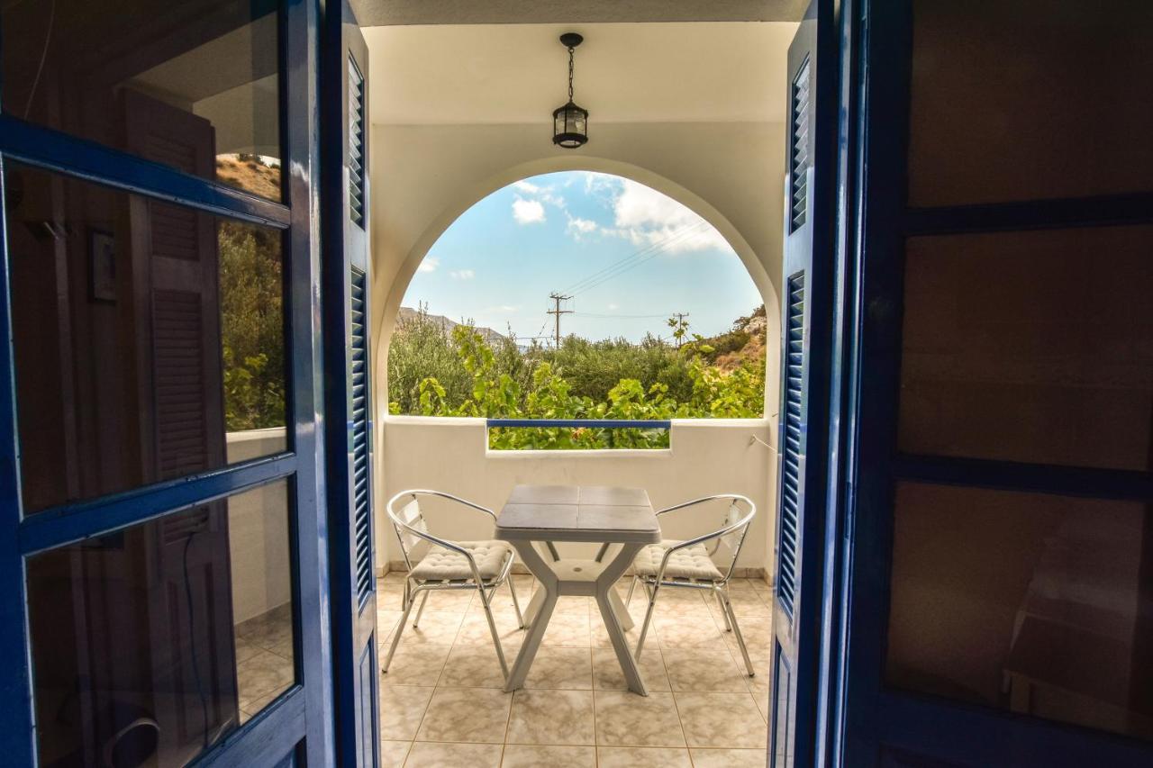 אמופי Vardes Hotel Studios מראה חיצוני תמונה