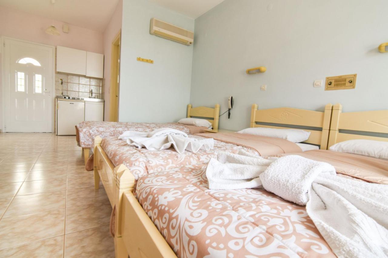 אמופי Vardes Hotel Studios מראה חיצוני תמונה